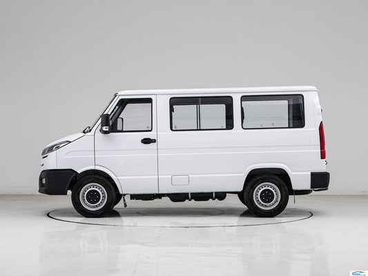 MPV à écran tactile multifonctionnel pour le transport de passagers et de marchandises Iveco Diesel