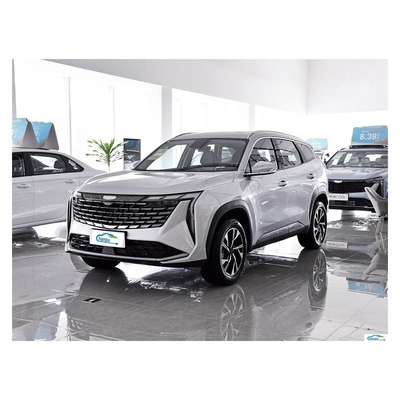Découvrez la voiture compacte Hybrid Boyue L de Geely avec couleur intérieure foncée