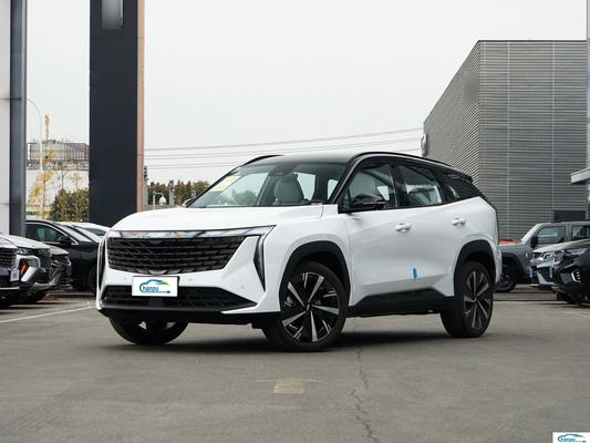 Découvrez la voiture compacte Hybrid Boyue L de Geely avec couleur intérieure foncée