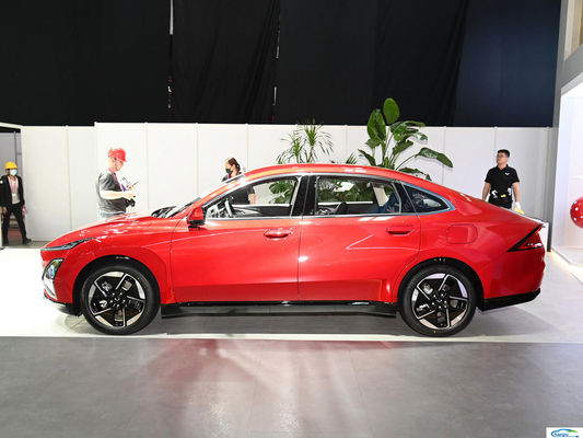 2024 Wuling Starlight 70km Standard Sedan électrique Voiture de tourisme Voiture à énergie
