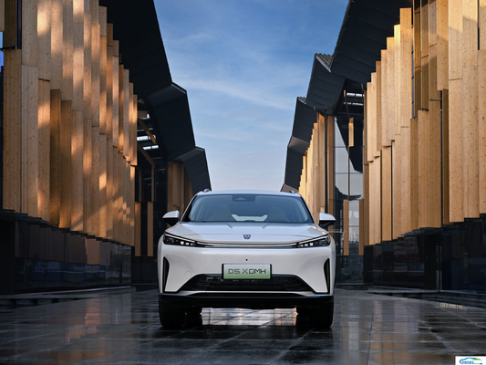 Découvrez l' avenir du transport avec la voiture électrique de ROEWE 2024D7X DMH