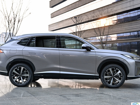 Découvrez l' avenir du transport avec la voiture électrique de ROEWE 2024D7X DMH