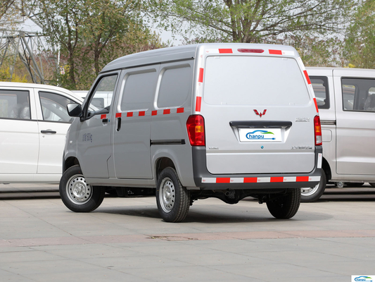 Wuling Zhiguang voiture de tourisme à essence avec roue normale de taille de pneu R15