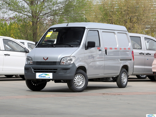 Wuling Zhiguang voiture de tourisme à essence avec roue normale de taille de pneu R15