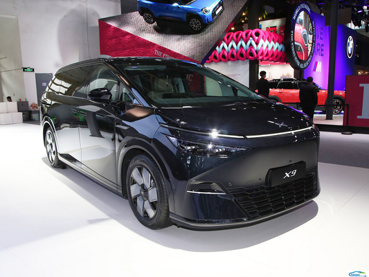 Xpeng Xiaopeng X9 MPV Véhicule à énergie Automobile électrique pour les clients de détail