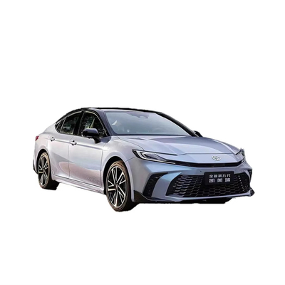 Plateau de toit en alliage d'aluminium et sièges en tissu 2024 Toyota Camry Ride-On Car pour passagers
