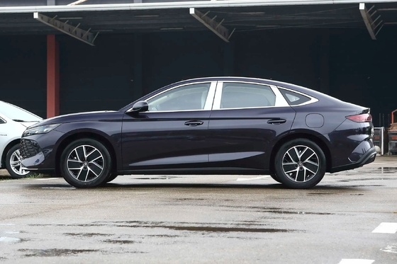 Sédane de taille moyenne Phev Car 2150Kg Masse maximale à pleine charge Énergie- Chargement pour BYD