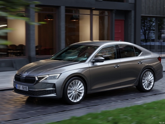 2024 Skoda Octavia Pro TSI280 1.5L Limousine à essence avec ESC et régulation de vitesse normale