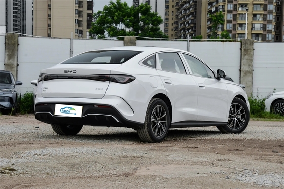 La berline PHEV de 1,5 litre de Byd a une masse maximale à pleine charge de 2150 kg pour un luxe et un confort inégalés.