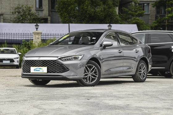 Byd Qin Plus Dm-2024 Dm-I Honor Version Compact Sedan PHEV Voiture avec une vitesse maximale de 120 km