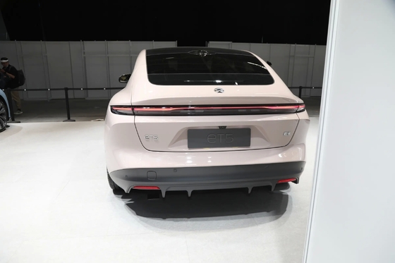 100Kwh Quatre portes Porte pivotante Nio Et5-2024 Voiture de course à cinq places Véhicules électriques