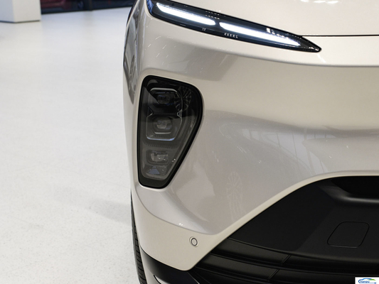 Une voiture électrique sur mesure, Nio Es8-2024, un véhicule utilitaire de 75 kW.