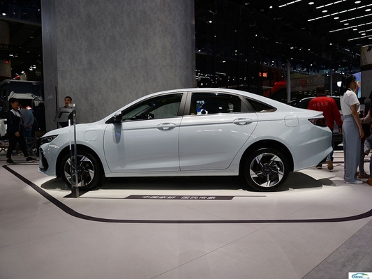 Compacte berline hybride Dihao L voiture pour Geely et longue durée ceintures de passagers tuyaux