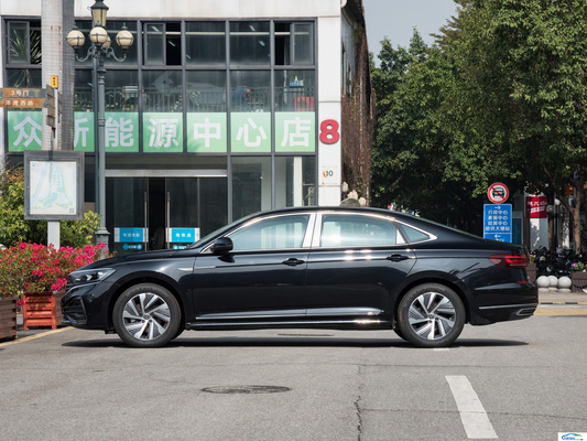Le SUV Volkswagen Passat Phev 2023 La combinaison parfaite de performance et d'efficacité