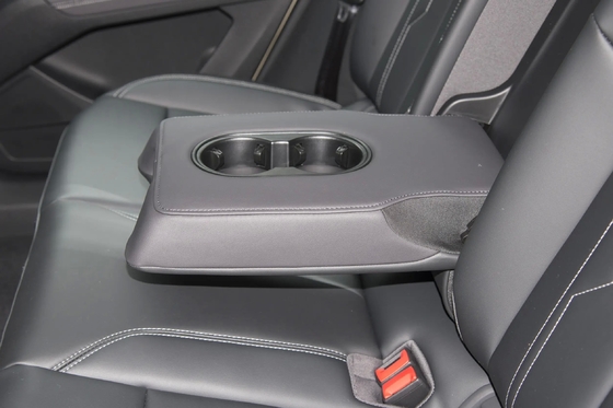Voiture de tourisme confortable, adaptée à la famille, longue durée de vie et électrique
