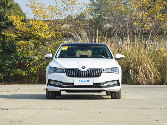 Réglage électrique du siège du conducteur 2024 Skoda Superb TSI 280 AWD SUV pour Volkswagen