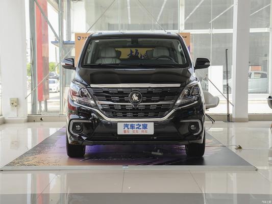 Les phares à LED et la boîte de vitesses automatique Dongfeng Fengxing Forthing M7 4 portes 7 places MPV