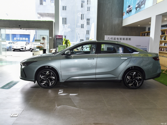 2024 Geely G6 Géométrie 410KM 520KM 5 sièges EV Sedan Véhicule électrique à énergie chinoise