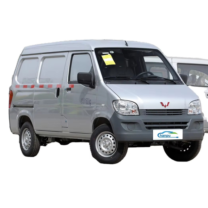 Wuling Zhiguang voiture de tourisme à essence avec roue normale de taille de pneu R15